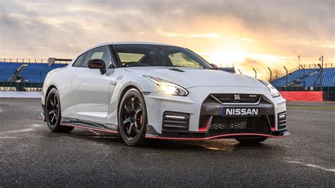 At the release time, manufacturer's suggested retail price (msrp) for the basic version of 2017 nissan gtr nismo is found to be ~ $76. 2017 Nissan GT-R Nismo vs 660HP Tuned GT-R! - Garage Dreams