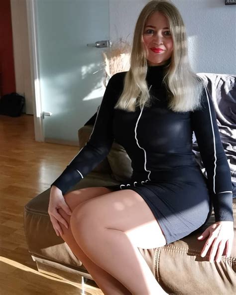 Curvy Amateur Milf Sandra In Hot Nylon Legs 22 Pics Xhamster