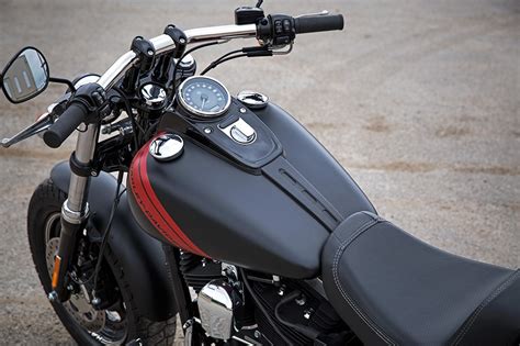 Riding range maximum distance a petrol bike can travel on a full fuel tank and an electric bike can travel on. HARLEY DAVIDSON Fat Bob - 2015, 2016 - autoevolution