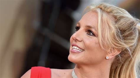 Britney Spears Father Files Petition To End Conservatorship