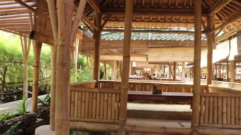 Desain ruang keluarga lesehan sempit. Desain Rumah Makan Lesehan Dari Bambu