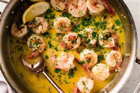 · white wine shrimp alfredo | this easy pasta recipe is perfect for busy weeknights! Shrimp Scampi with White Wine and Parmesan - The Little ...