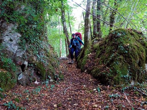 Six Day Comfort Hike Les Eyzies To Rocamadour Walking Dordogne