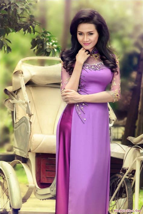 Phan Thị Mơ Diện áo Dài Ren đính Họa Tiết Quyến Rũ Flower Dresses Pretty Dresses Lovely The