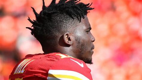 Report Tyreek Hills Former Fiancee Files Petition To Establish