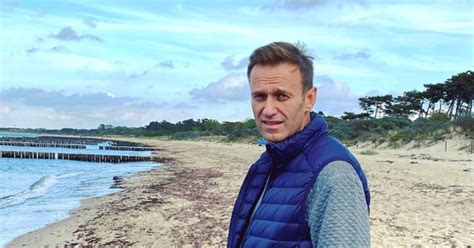 Navalny on the front page of der spiegel (self.navalny). Duits dorp ontregeld door verblijf Navalny en zijn gezin ...