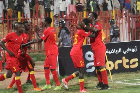 تعرض المريخ السوداني لصدمة مبكرة، بعد دقيقتين فقط من بداية مباراته، اليوم السبت، أمام ضيفه سيمبا التنزاني، في ثالث جولات دور المجموعات بدوري أبطال أفريقيا. المريخ السوداني يحسم صفقة مهاجم المغرب التطواني.. منافس ...
