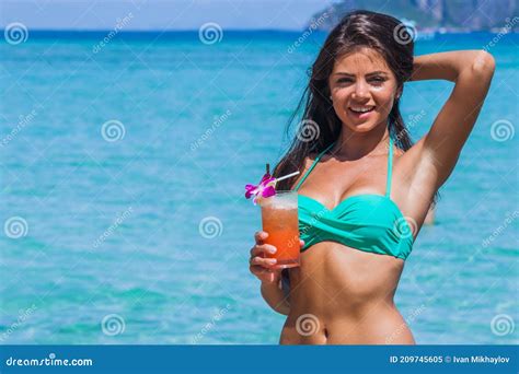 Girl In Bikini Drink Cocktail Stock Image Image Of Alcohol Cocktail 209745605