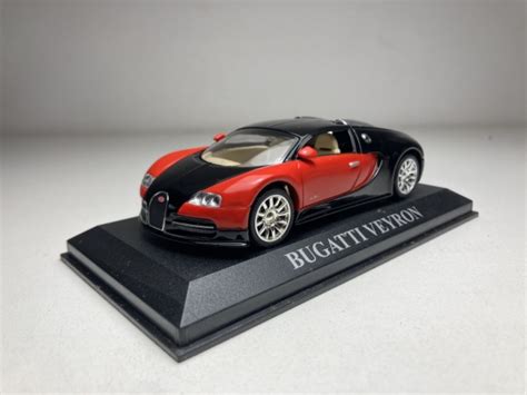 Bugatti Veyron Preto Vermelho IXO Escala Miniatura