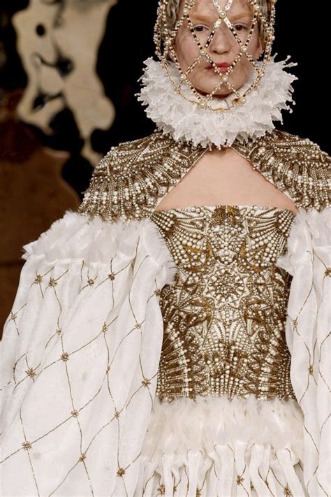 Alexander Mcqueen Rtw Fall 2013 White And Gold Gow Alexander Mcqueen