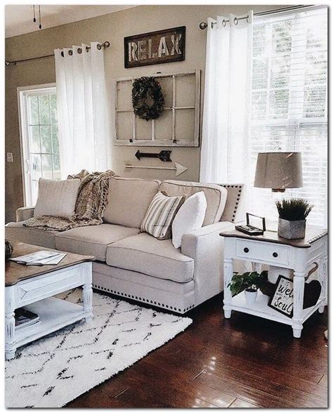 40 Beautiful Rug For Farmhouse Living Room Decorating