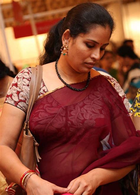 Hot Mallu Aunty In Saree