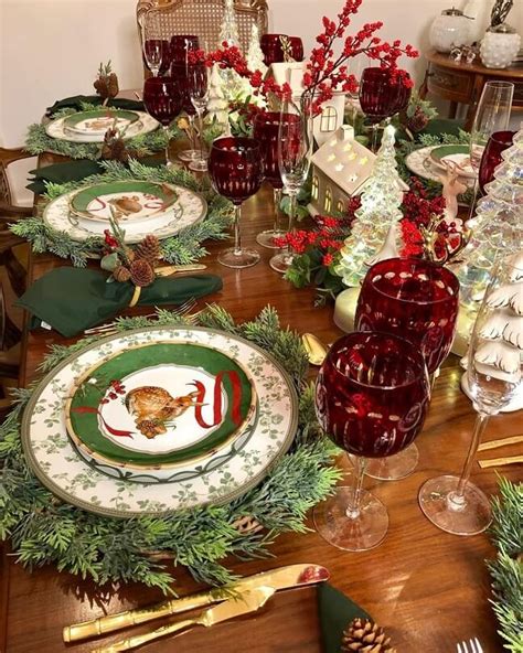 15 Simple And Elegant Christmas Table Setting Ideas Munchkins Planet