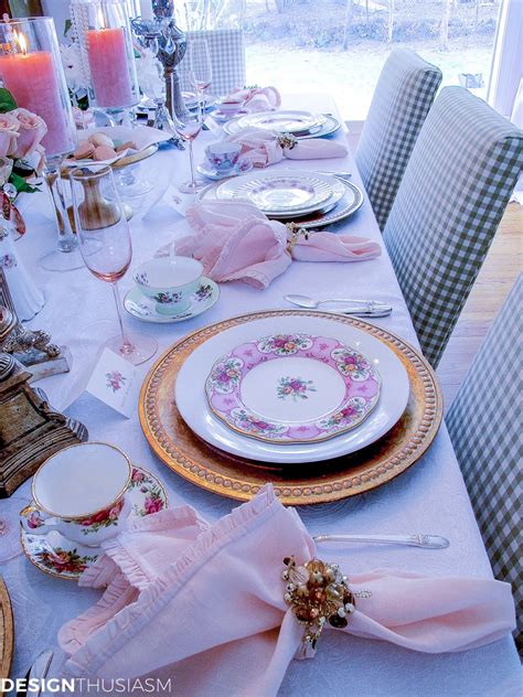 Here are 35 unique mother's day ideas to try out this year. Mother's Day Decoration Ideas: A Vintage Brunch Table Setting