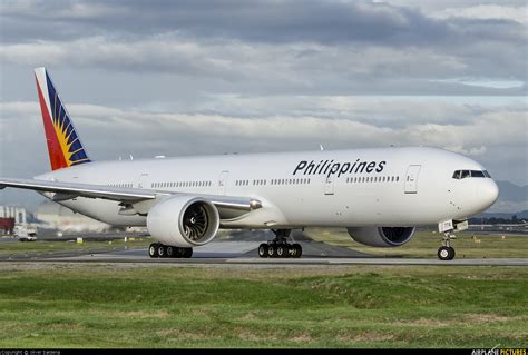 Rp C7774 Philippines Airlines Boeing 777 300er At Manila Ninoy Aquino