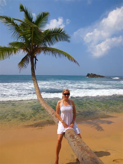 Privéreizen sri lanka vindt u bij nrv. A Sakura Story: Sri Lanka - Dalawella Beach