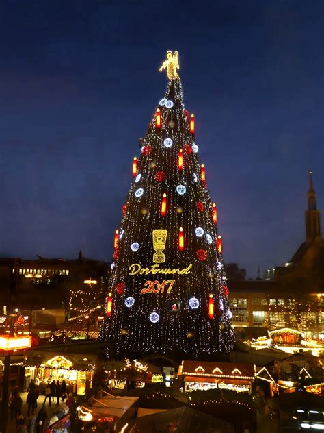 100 km in radius 100 km from dortmund city center. Chiemgauer beim größten Weihnachtsbaum in Dortmund ...