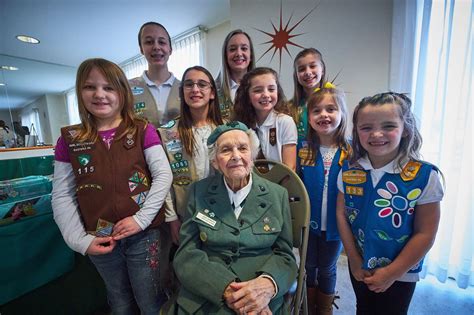 Meet The 98 Year Old Girl Scout Who Still Helps Her Troop To Sell