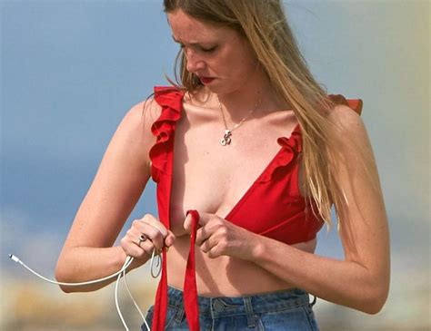 Diana Vickers Beach Topless In Spain June 2019 9 Pics Xhamster