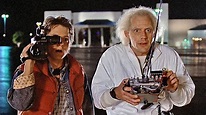 Retour vers le futur : Michael J. Fox et Christopher Lloyd posent ...