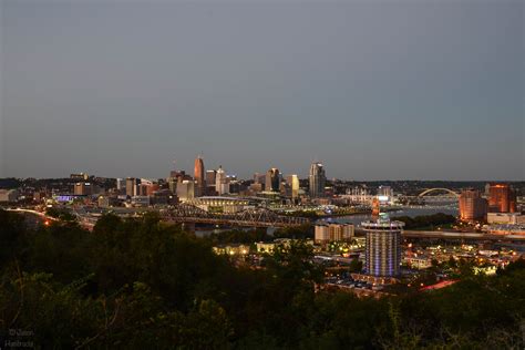 Cincinnati skyline at dusk | jhumbracht | photography