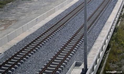 Azman bekerja sebagai penyelia syarikat dan sentiasa bekerja di berbagai cawangan. Projek KVDT2: 'Tiada asas' kerajaan buka semula tender ...