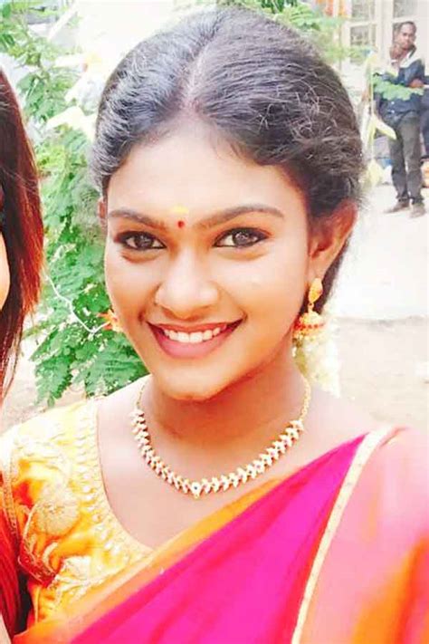 Watch tamil zee tv serial yaaradi nee mohini at tamilo. Nachathira (Actress) Profile with Age, Bio, Photos and Videos