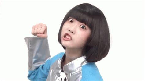 あのちゃん Anochan Punch Baaan Discover Share GIFs Japan Girl Emo