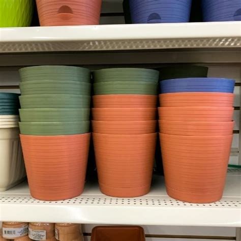 Dollar Tree Planters So Many Different Sizes And Colors