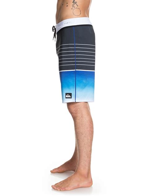 Quiksilver Highline Slab 20 Board Shorts In Electric Royal The