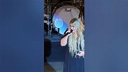 Kelly Clarkson performing “Mine” at The Belasco in LA! - YouTube