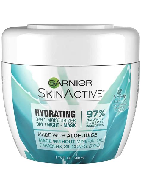 How not to apply moisturizer: Hydrating 3-in-1 Aloe Moisturizer & Face Mask - Garnier