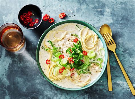 Kippensoep Met Kokos En Noedels Recept Allerhande Albert Heijn Belgi