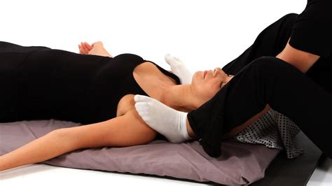 How To Use Feet In A Shoulder Massage Shiatsu Massage Youtube