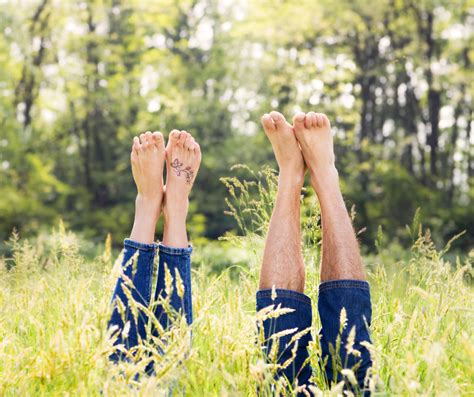 A Guide To Getting Your Feet In Tip Top Shape For Spring Hubert Lee Dpm Podiatrist