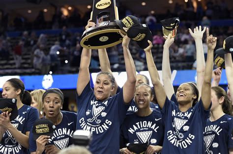The Uconn Huskies Beat Notre Dame 63 53 To Win Their 10th National