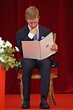 Vidéo : Le prince Emmanuel de Belgique - La famille royale assiste au ...