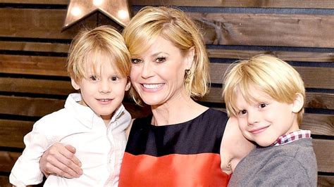 Julie Bowen My Sons Love Them Some Poop And Farts Us Weekly