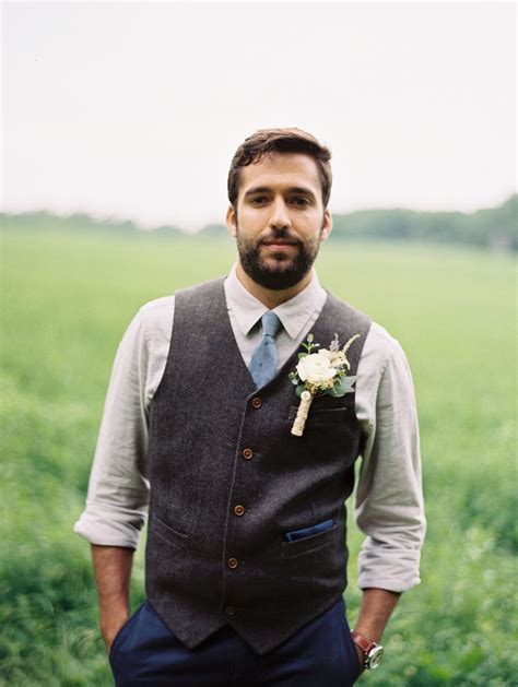 how to nail a casual wedding outfit for men in 2023