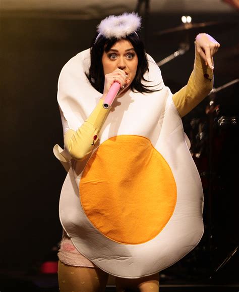 Katy Perrys Halloween Costume Evolution Katy Perry Halloween