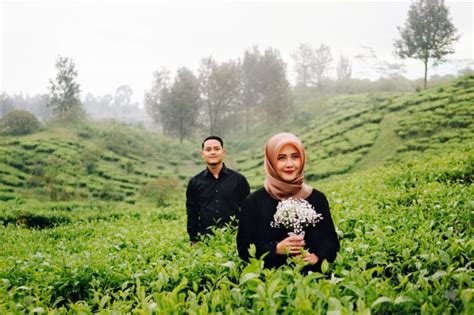 Jalan terindah di perkebunan teh tambi jalur temanggung dieng wonosobo panorama alam yg mempesona. 10 Wisata Untuk Pre-Wedding Terbaik di Jawa Timur | Mypoly Indonesia
