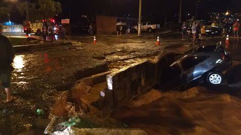 Portal Arcos Temporal Em Arcos Causa Alvoroço Entre A População E