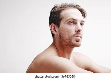 Pure Masculinity Side View Young Shirtless库存照片212697277 Shutterstock