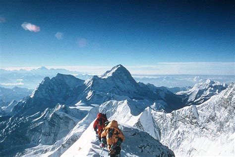 Dead bodies on mount everest (photo: Melting Mount Everest glaciers expose dead climbers ...