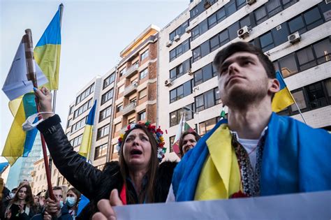 Milhares De Pessoas Saíram à Rua No Porto E Apelaram à Paz Na Ucrânia Portal De Notícias Do