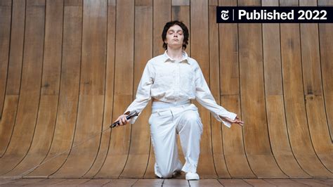 At Shakespeares Globe A Nonbinary Joan Of Arc Causes A Stir The New