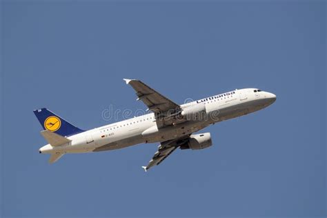 Lufthansa Airbus A320 200 After Take Off Editorial Stock Image Image