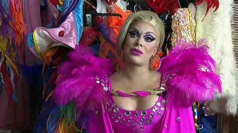 Drag Queens Raise Thousands To Help Bushfire Victims Sbs News