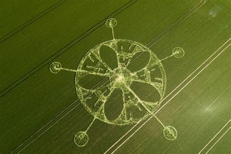 Pictures Of Crop Circle Tourism In England