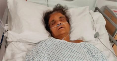 Top Doctors Mum Left In Agony On Nhs Hospital Trolley For 16 Hours